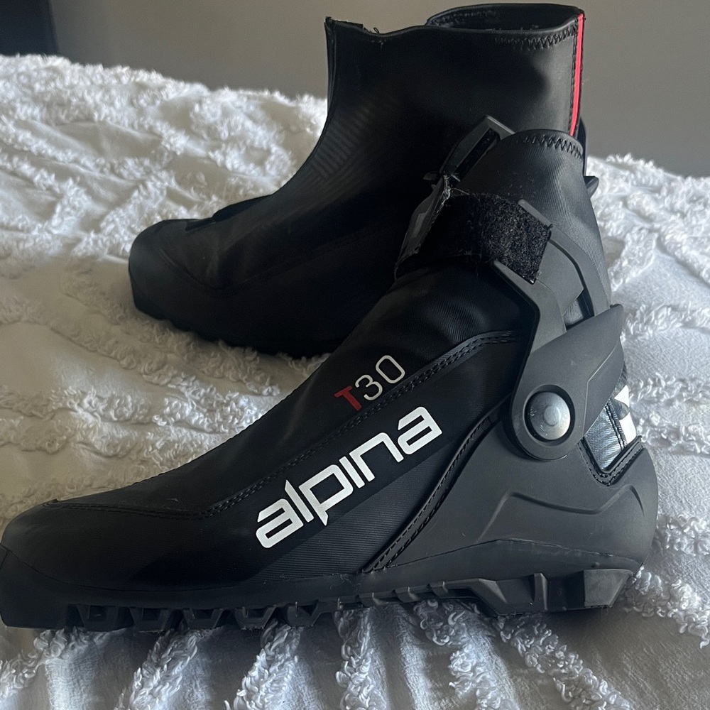 Alpina T30 Black Cross Country Ski Boots